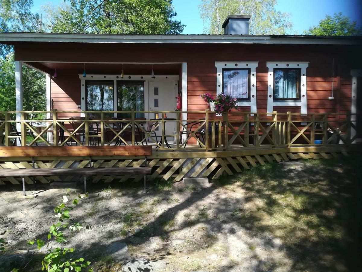 Pirttiniemen Lomakylae Hotel Muurasjärvi Kültér fotó